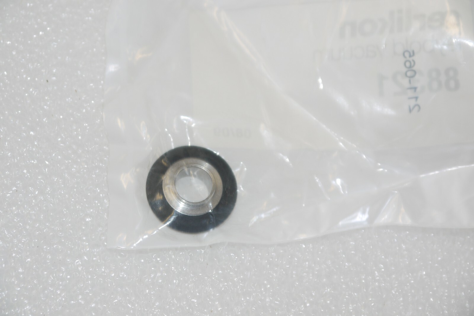 OERLIKON LEYBOLD 88321 VACUUM CENTERING RING DN KF10 NEW