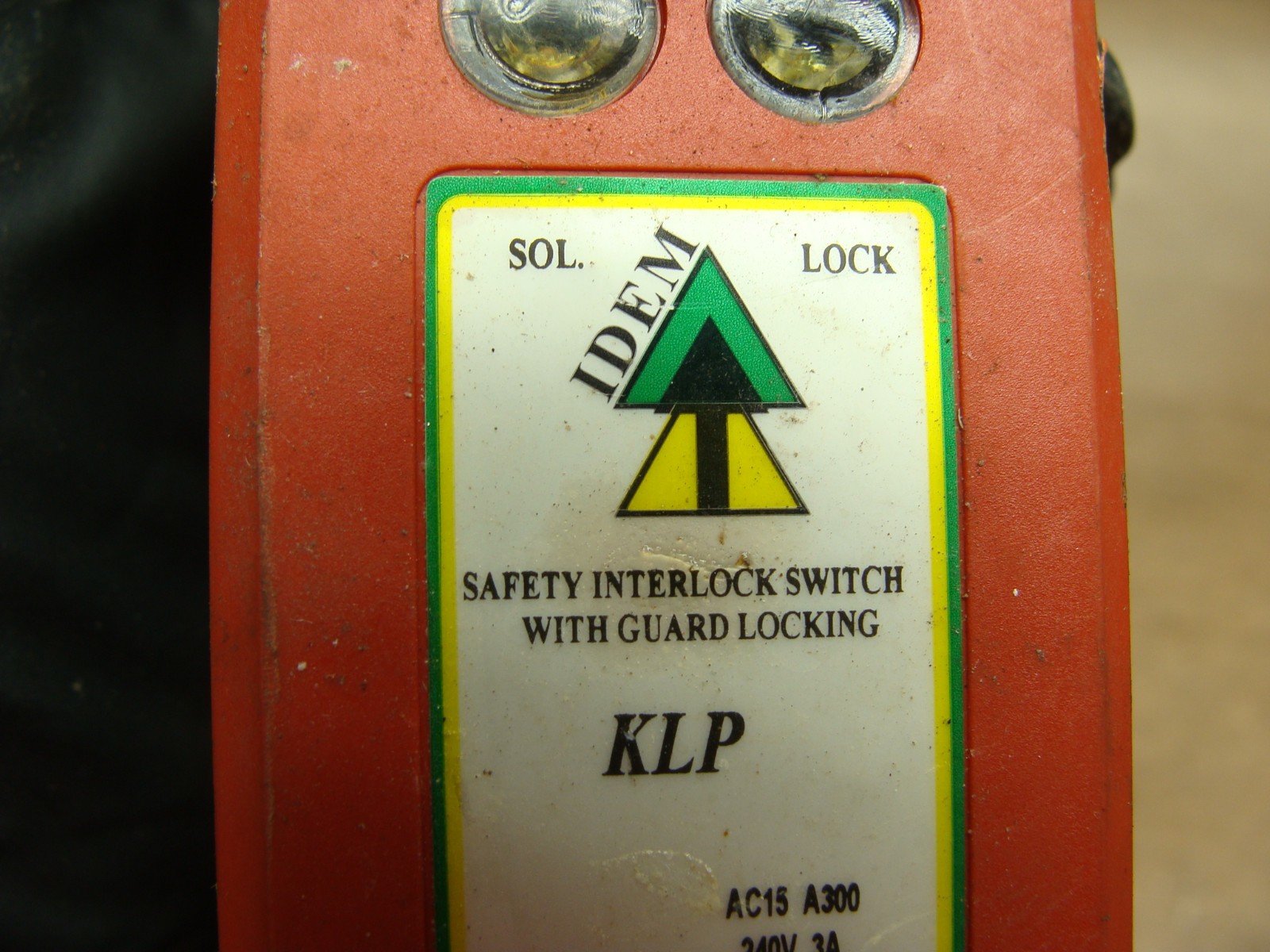 KLP SAFETY INTERLOCK SWITCH WITH GUARD LOCKING 201002 340V 3A 24V SOLENOID