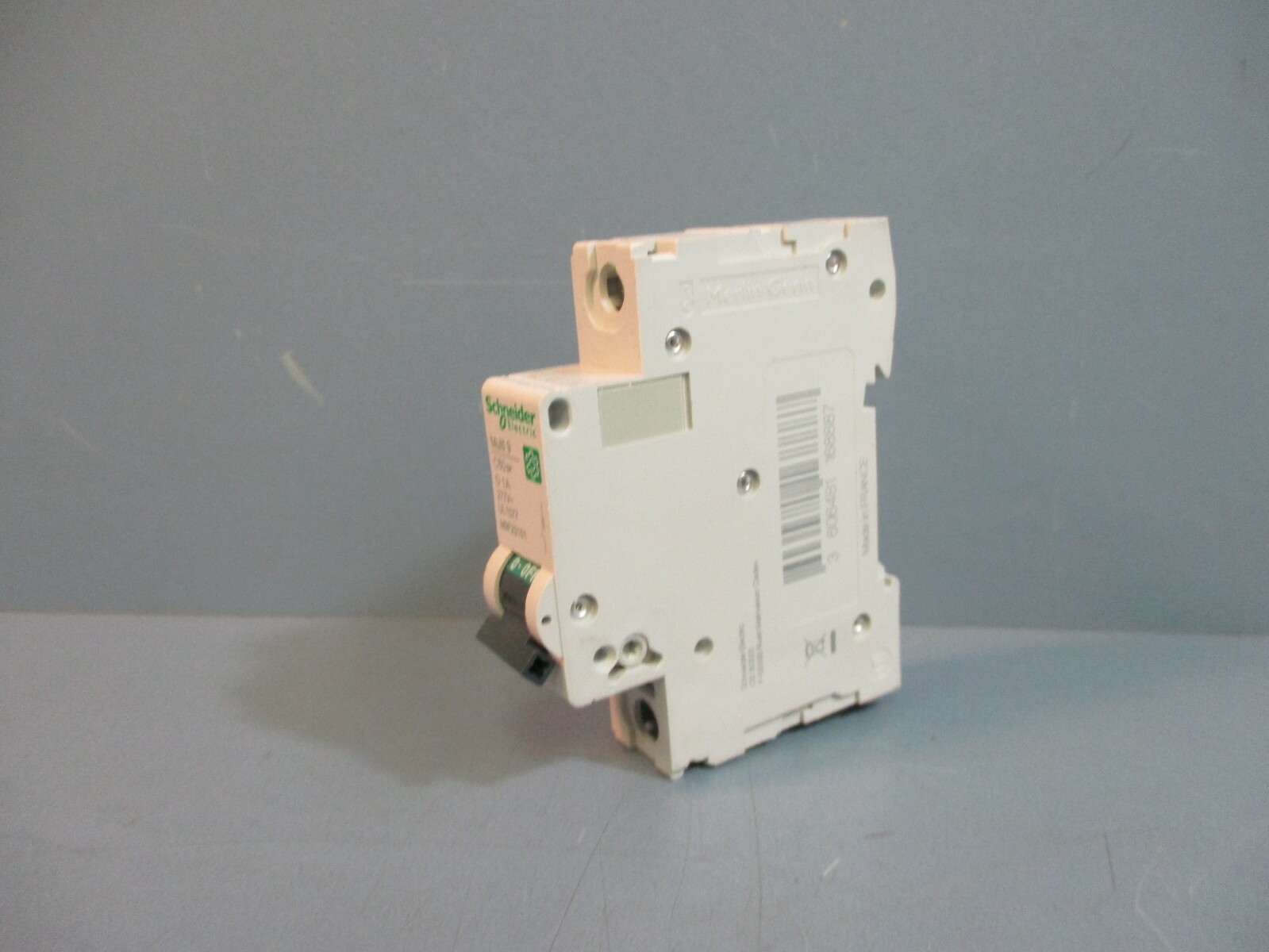 Schneider Electric M9F23101 Miniature Circuit Breaker Multi9 C60SP D 1A 277V~