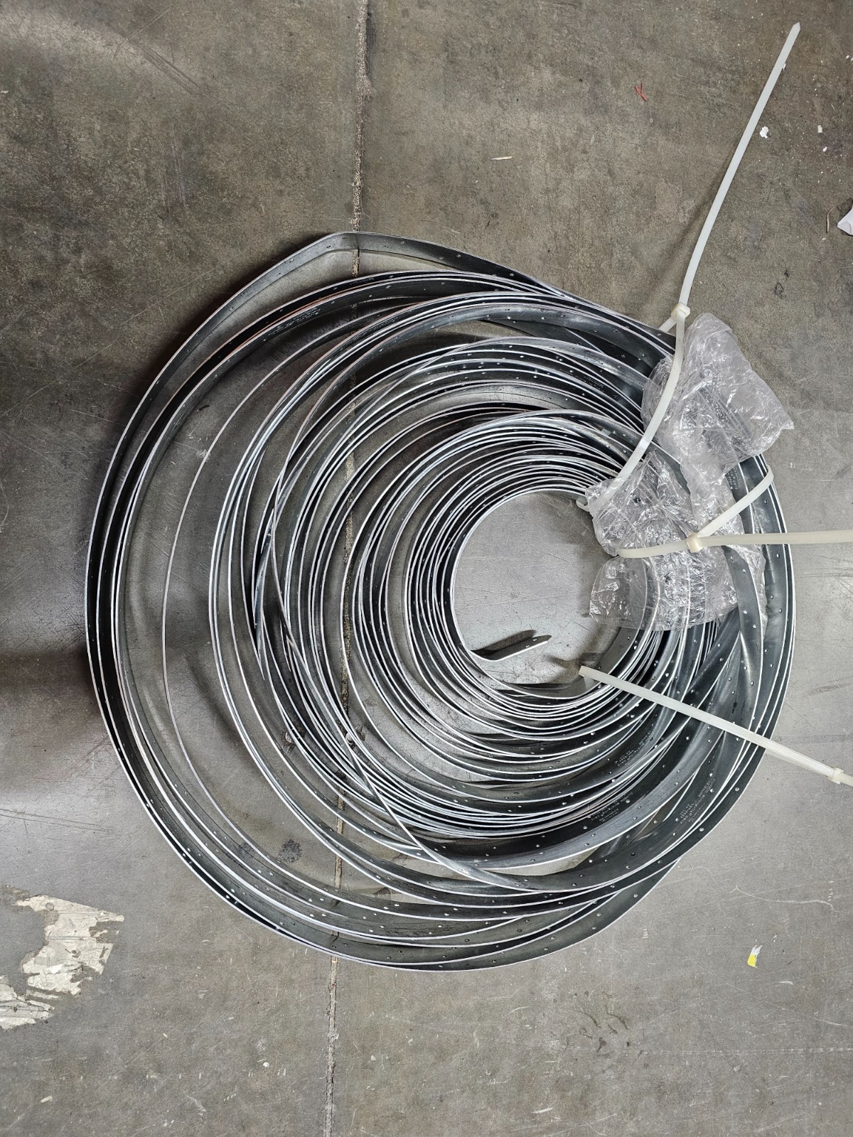 Simpson Strong-tie CS16 1-3/8″ X 100 FT ZMAX Galvanized Coiled Strap 16 Gauge