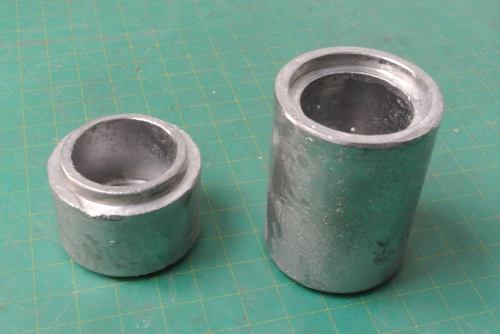 LEAD PIG for RADIOACTIVE MATERIALS SOURCES MINERALS STORAGE Pb container