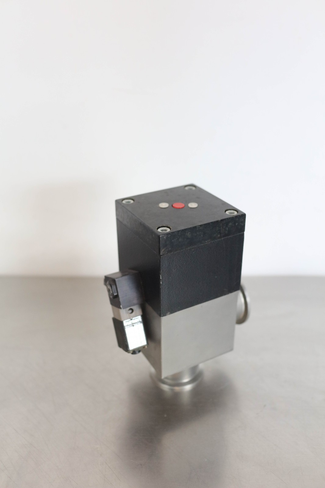 LEYBOLD 298 23 B2 VACUUM VALVE / PNEUMATIC / 29823B2 / KF40 Stainless