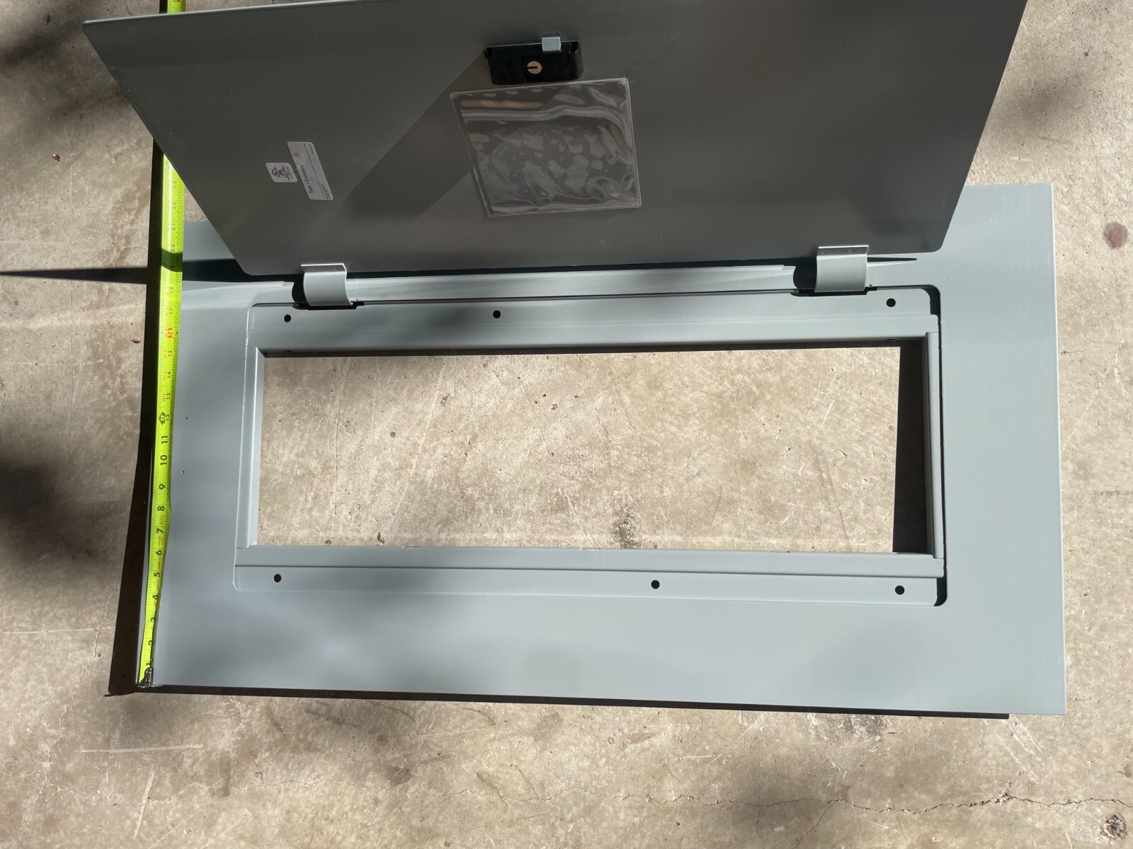 Siemens F38B NEMA 1 Standard Panelboard Trim, Flush, 38″ x 20″