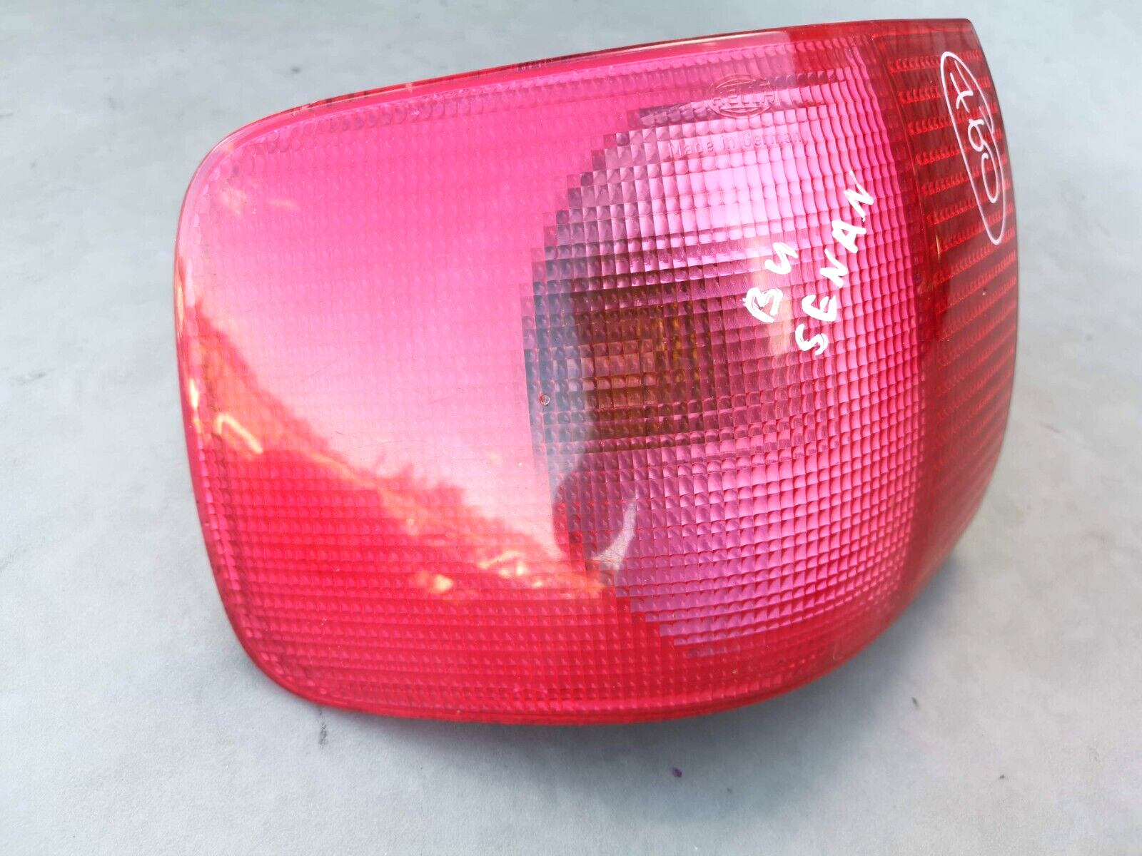 AUDI 80 B4 SALOON REAR LEFT SIDE BODY BRAKE LIGHT LAMP ASSEMBLY HELLA 8A0945095E