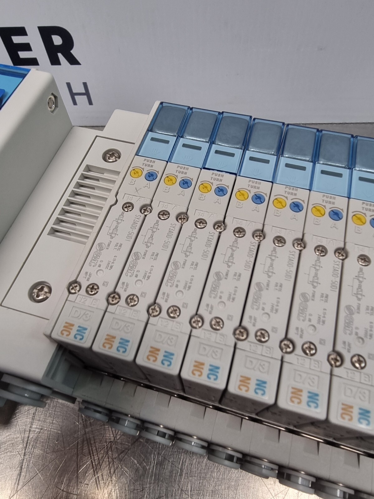 SMC EX260-SPR5 Profibus Module c/w 16 no. SY3A00-5UD1 Modules