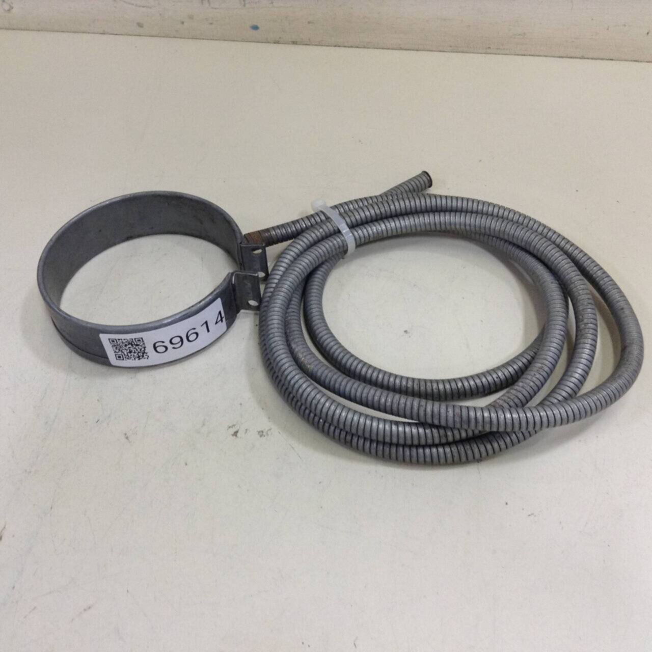 I.H. COMPANY 300 Watt Heater Band UIP 52-373-10 Used #69614