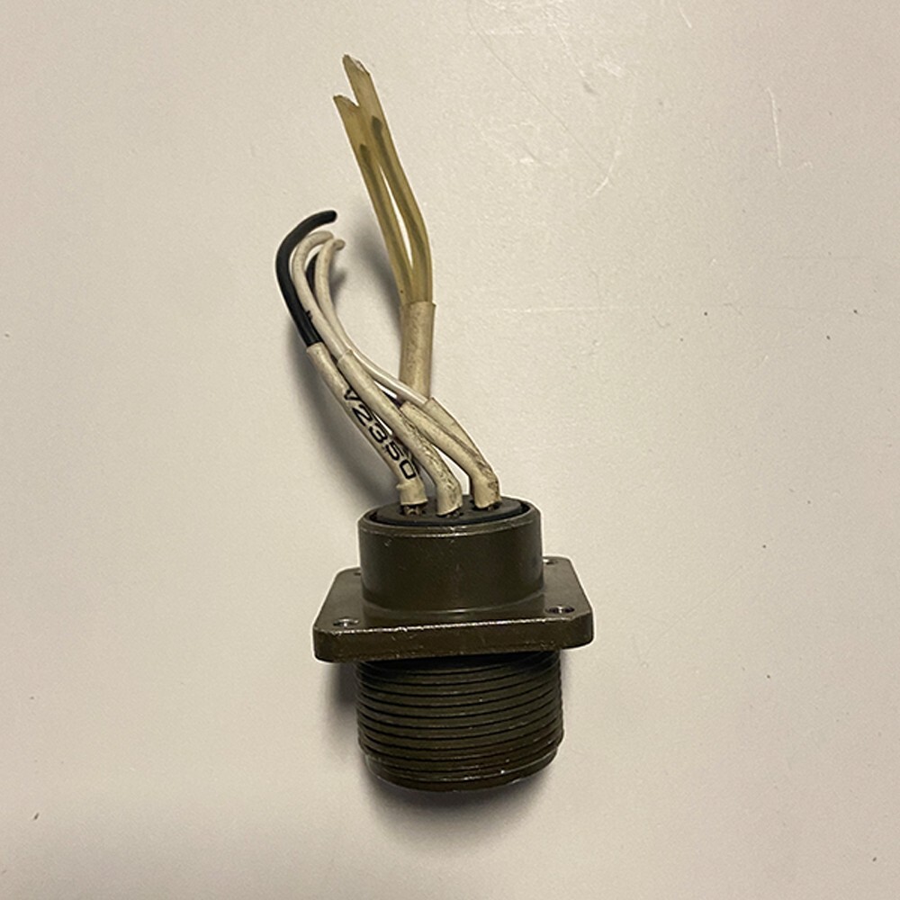 A lot of 9 Amphenol 9836 Cannon Connector 07418-MS25043-18D