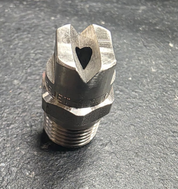 (Lot of 10) VeeJet 316 SS Flat Spray Nozzles 1/4″ BSPT H1/4U, 1/4