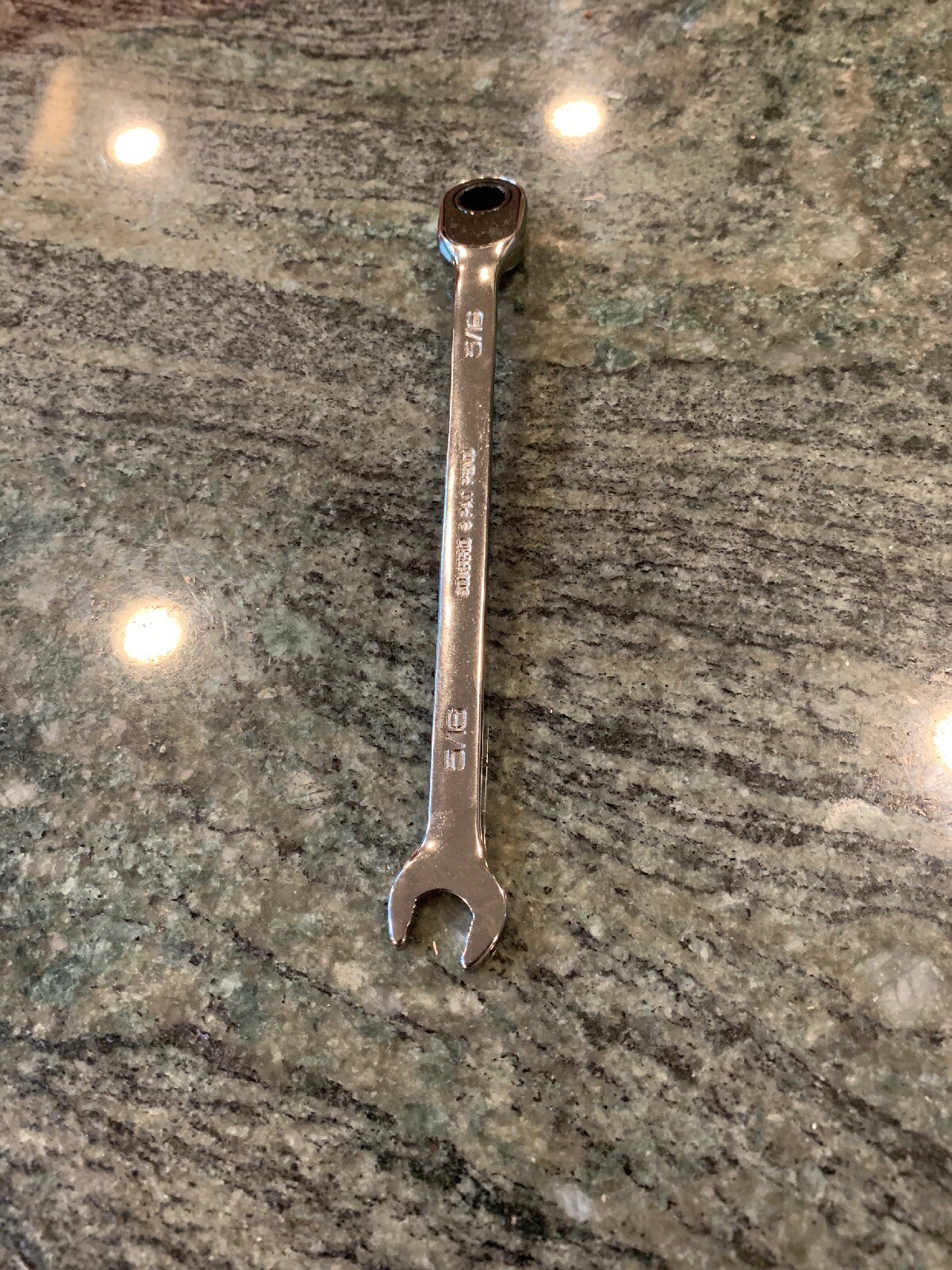 Snap-on soxrr10 5/16″ sae flank drive plus ratcheting reversible wrench