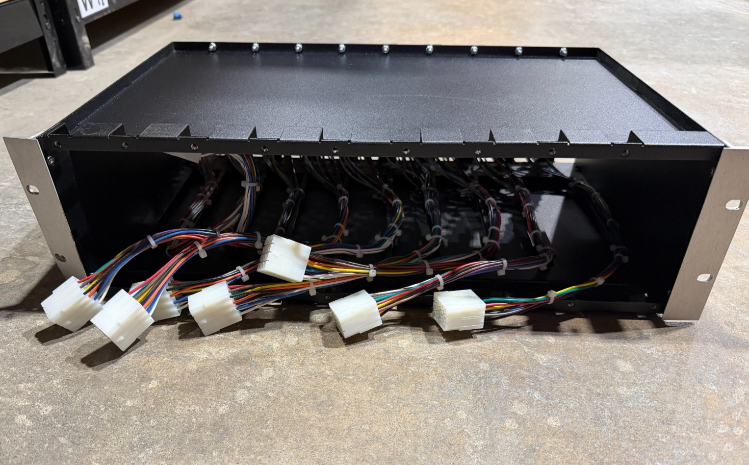 AES Corporation 900 door control modular rack 0900 A-27454 , 9 slots(LD3.25)