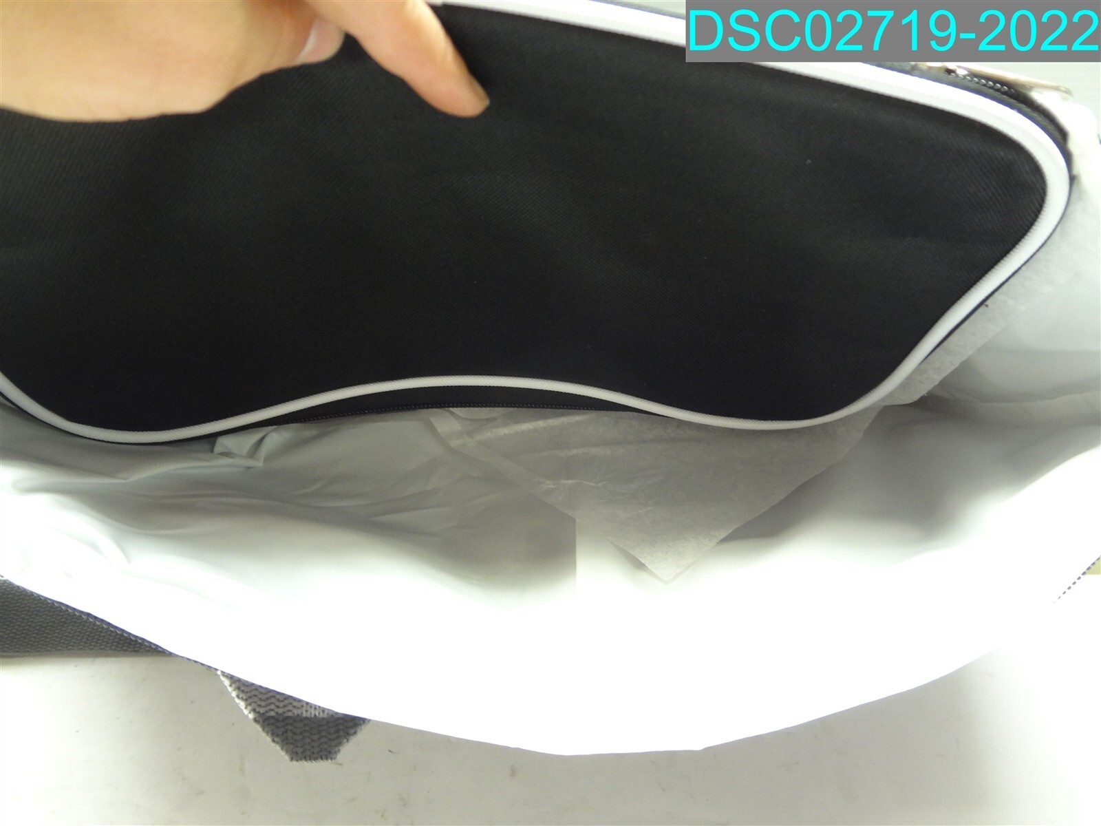QTY=30: #3572BLKBLK – Silk-Screen PACK-N-GO COOLER BAG 12 ½” W x 12 ½” H x 7″ D