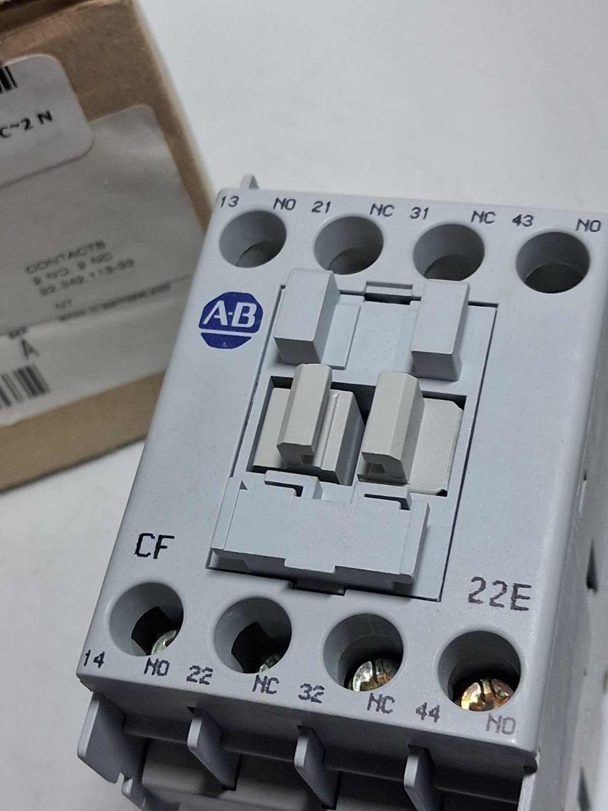 ALLEN BRADLEY 700-CF220D CONTROL RELAY 2NO/2NC 110V50/120V60HZ SER A NIB