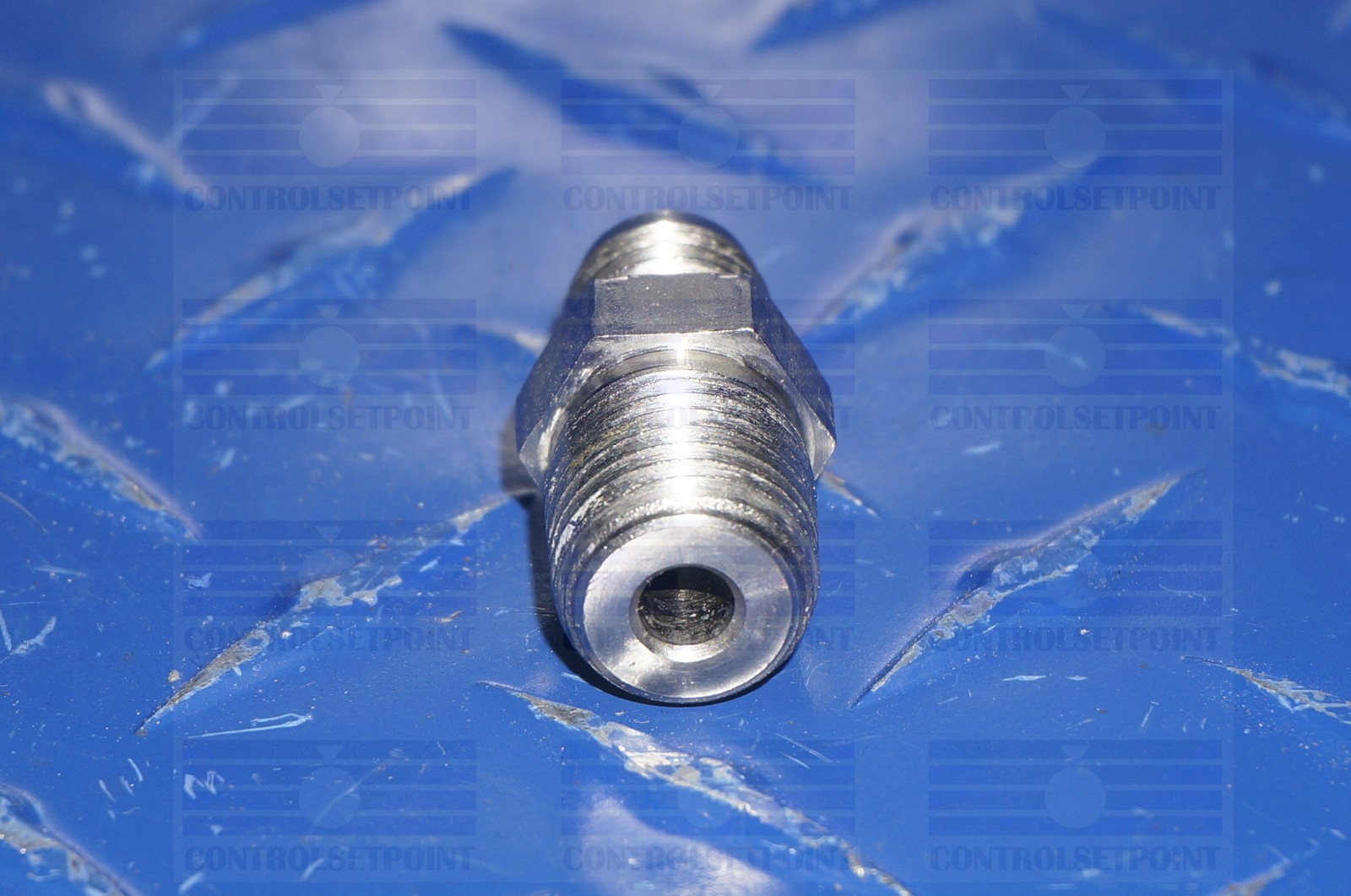SWAGELOK 1/4″ NPT TO 1/4″ TUBE STRAIGHT MALE TO MALE 316 SST SS-400-1-4