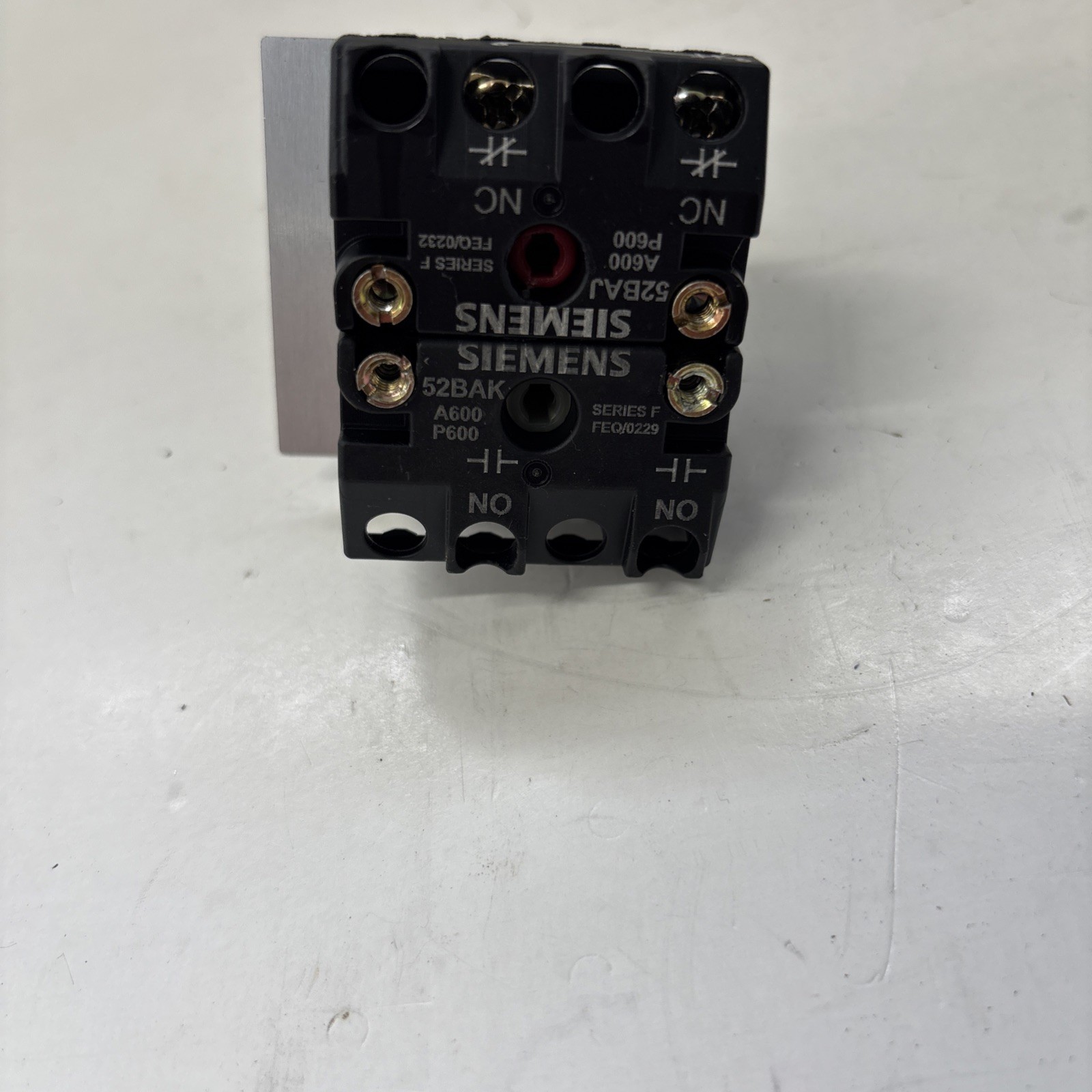 Siemens Furnas 52SA2CAB 3 POS. Selector w/ 52BAK & 52BAJ (1 each NO, NC)