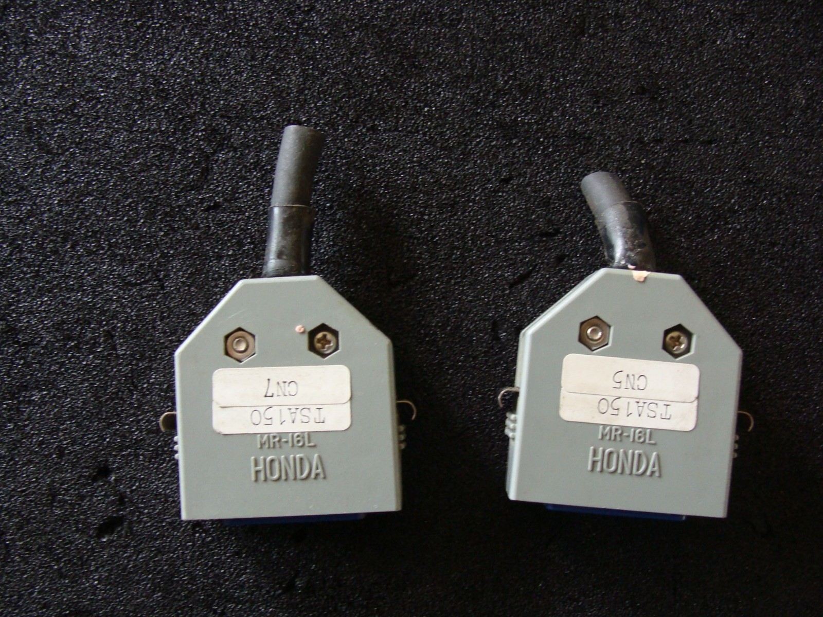 2 Honda male plug in MR-16L ” TSA 150 CN5″
