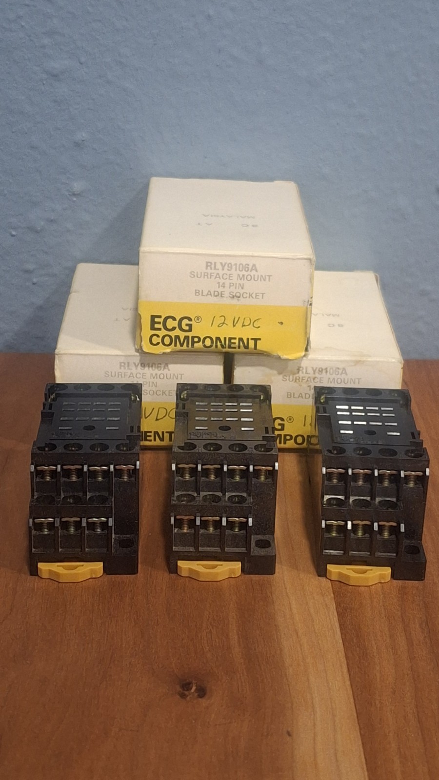 Lot Of 3 – Philips ECG Component RLY9106A Surface Mount 14 PIN Blade Socket