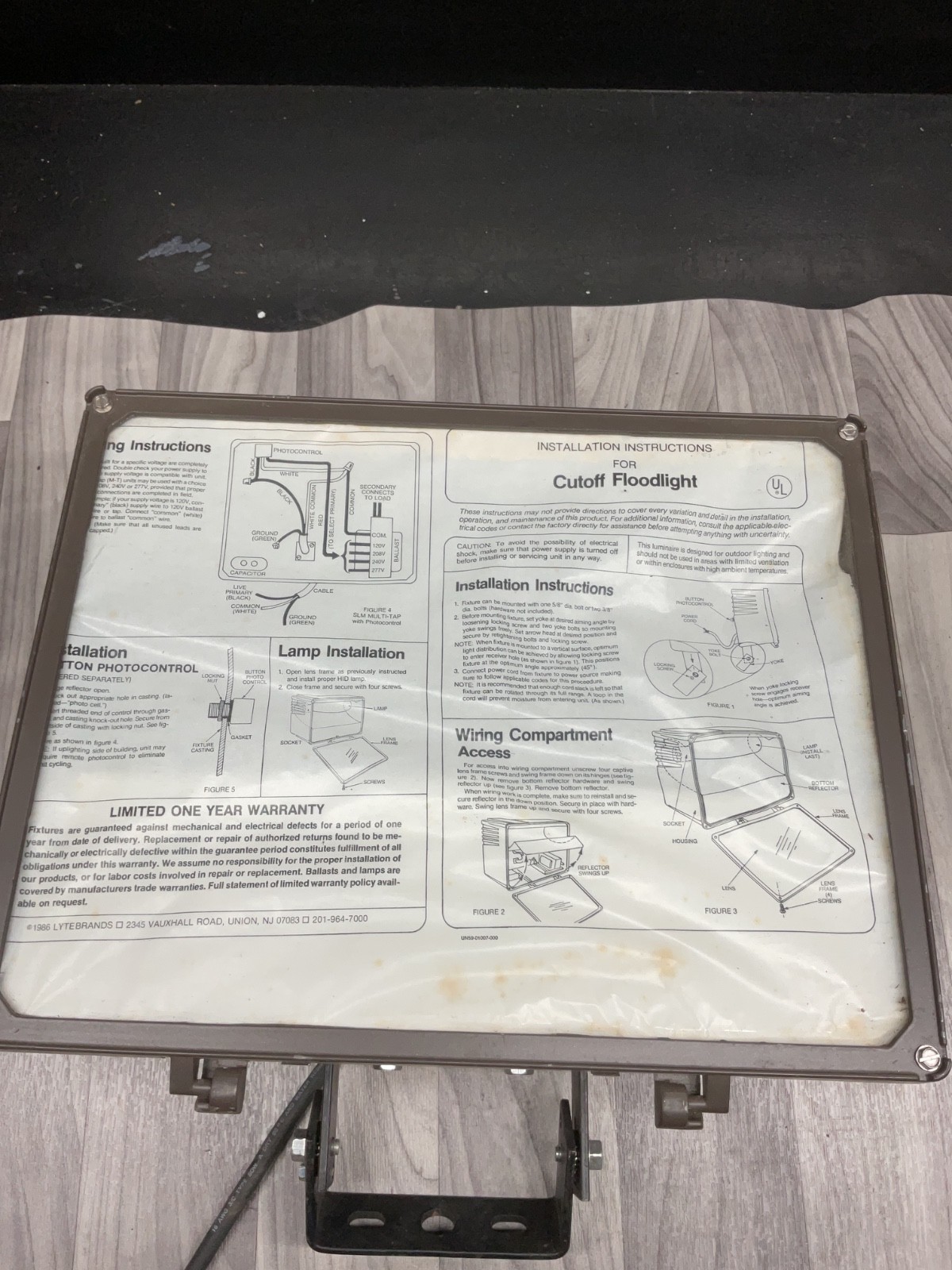 Underwriters Laboratories Cutoff Floodlight 16x12x8 #4021C147PR4SI
