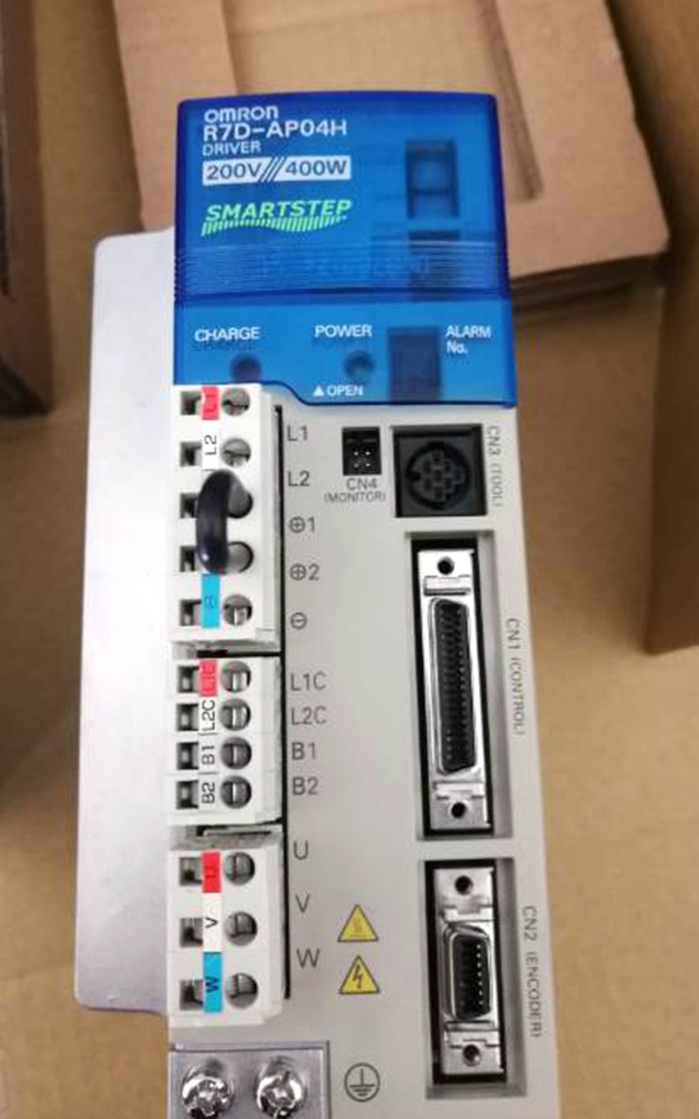 Omron R7D-AP04H Servo Drive NEW