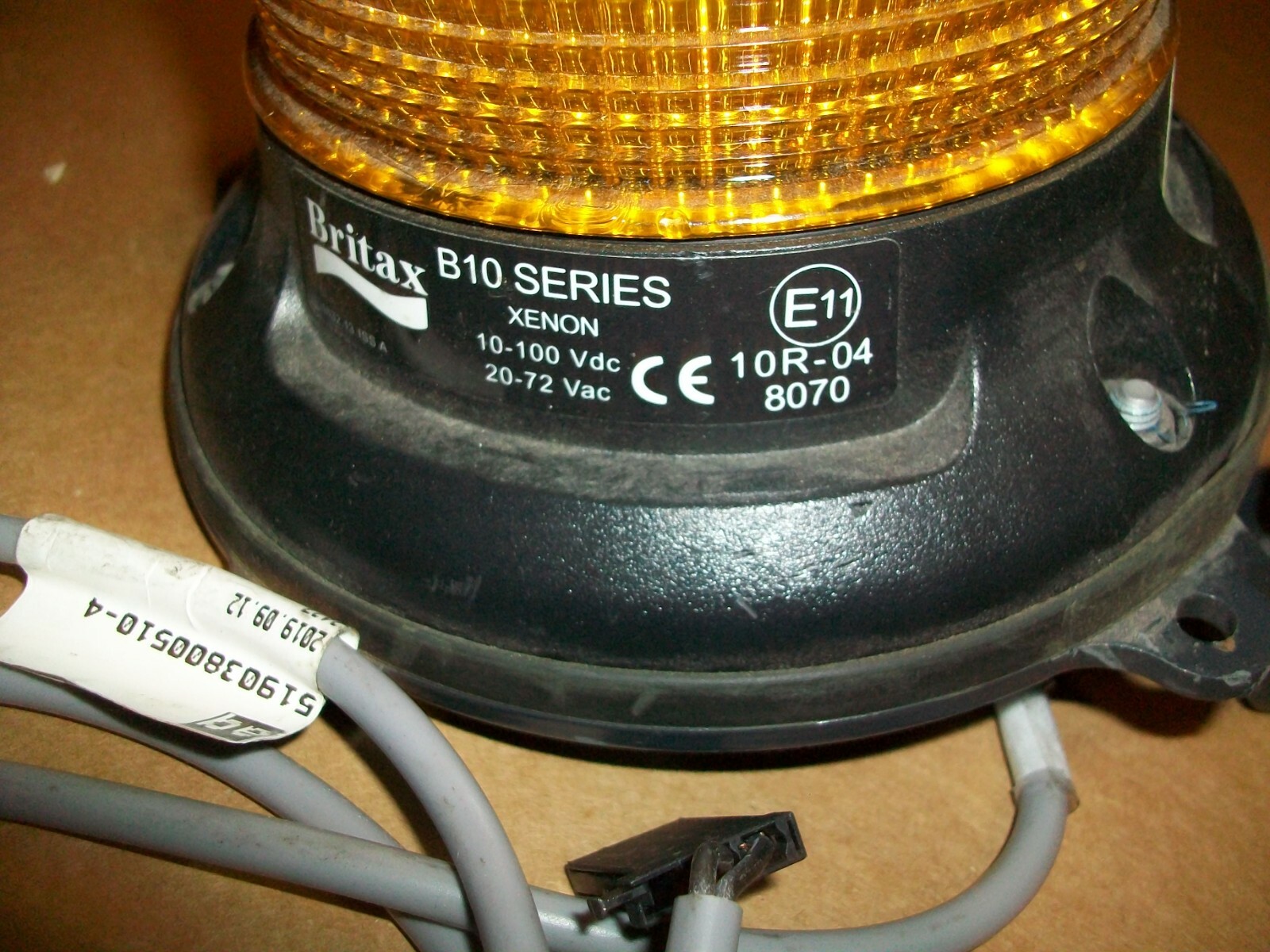 BRITAX B10 SERIES XENON STROBE 10R-04 10-100VDC / 20-72 VAC USED