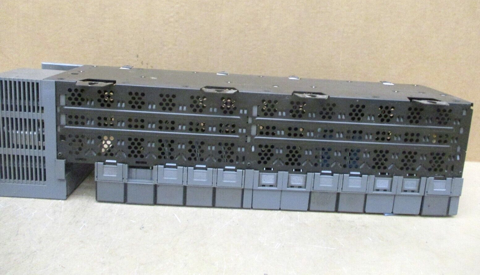 Allen-Bradley SLC 500 1746-P3 Ser A 1747-DCM 1747-SDN 1746-A13 48679GN