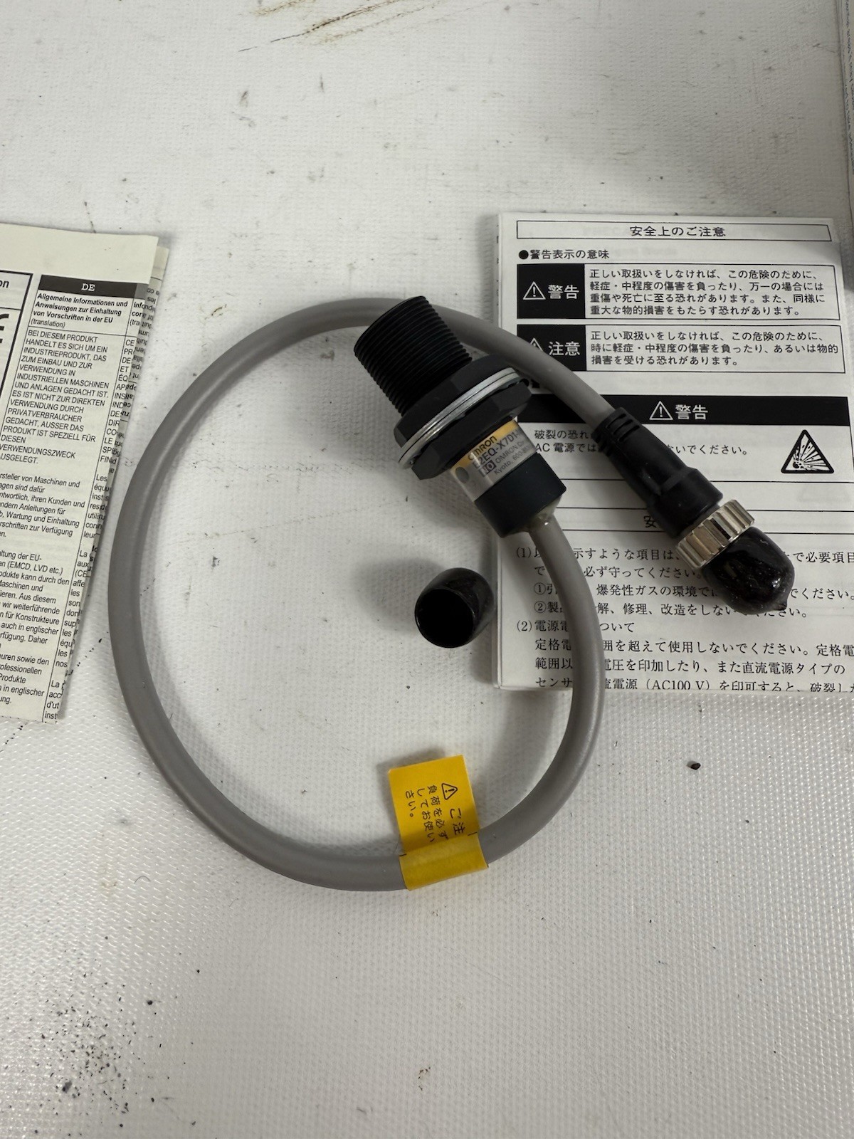 NEW Omron Proximity Switch E2EQ-X7D1-M1GJ. 12v – 24v