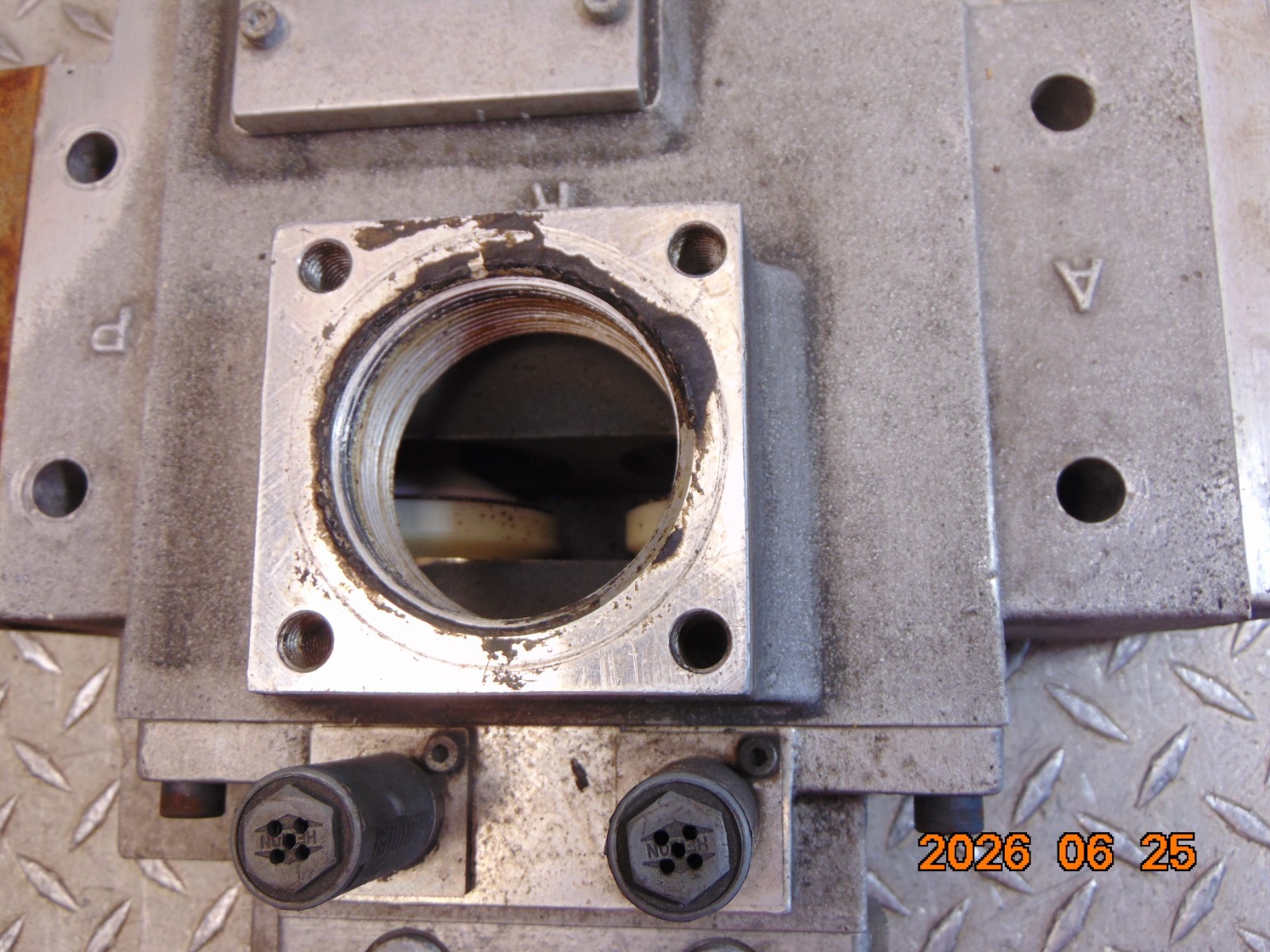 HERION 2493220 GM VALVE XSZ 50 with NORGREN 0881317 PRESSURE SWITCH