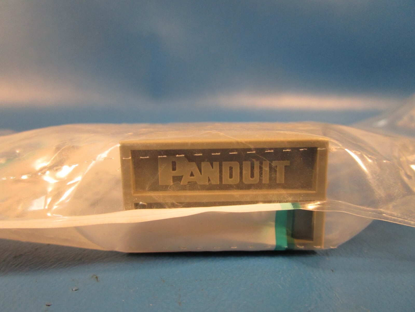 Panduit CADIN1IG, Shielded Rail Mount Adapter with Label