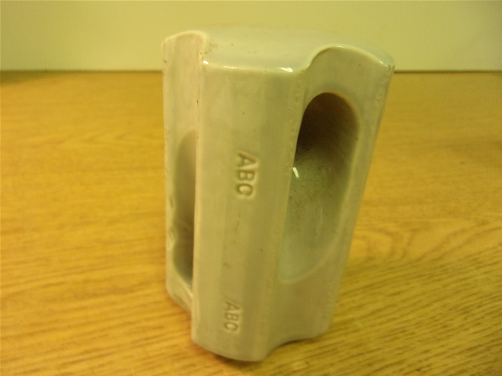 Pinco Strain Insulator White ABC *FREE SHIPPING*
