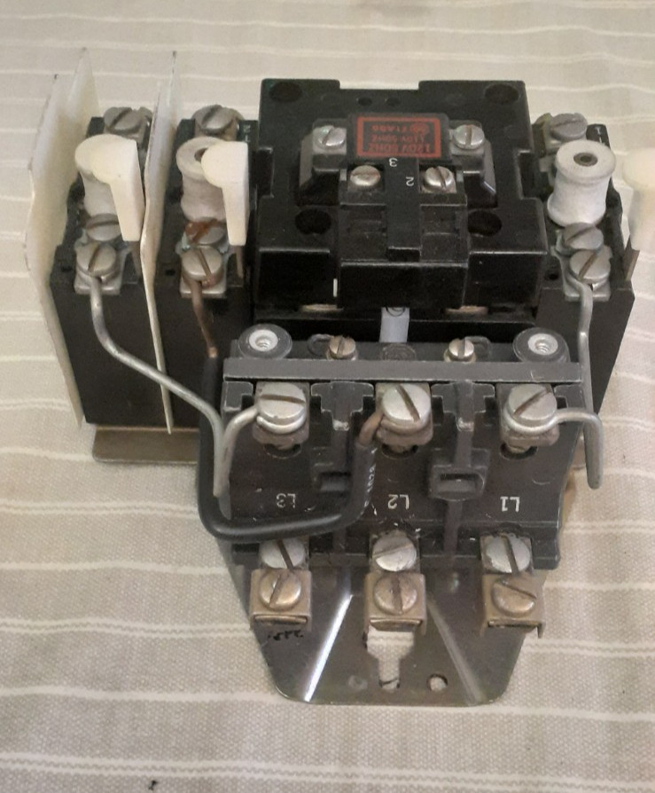 Allen-Bradley Starter Relays 709-BOD103 709-B0D103 120V/60Hz, 110V/50Hz