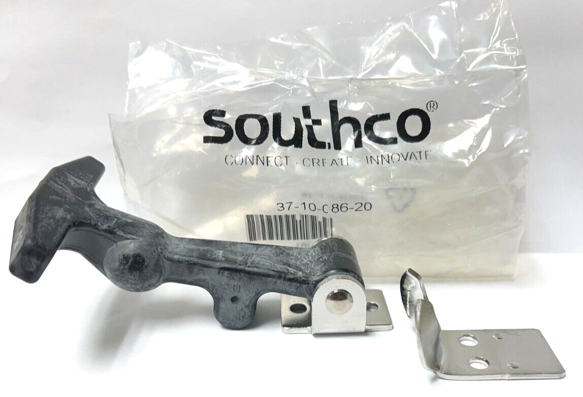 SOUTHCO DRAW LATCH 1.250IN OVERALL WIDTH 4.000IN OAL LOT OF 3
