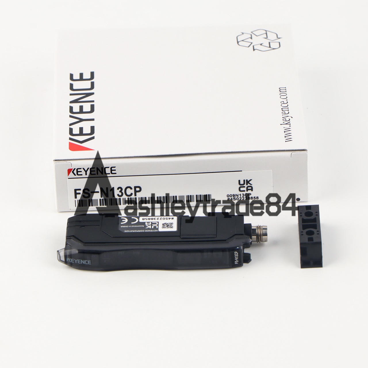 ONE NEW KEYENCE FS-N13CP optical fiber amplifier