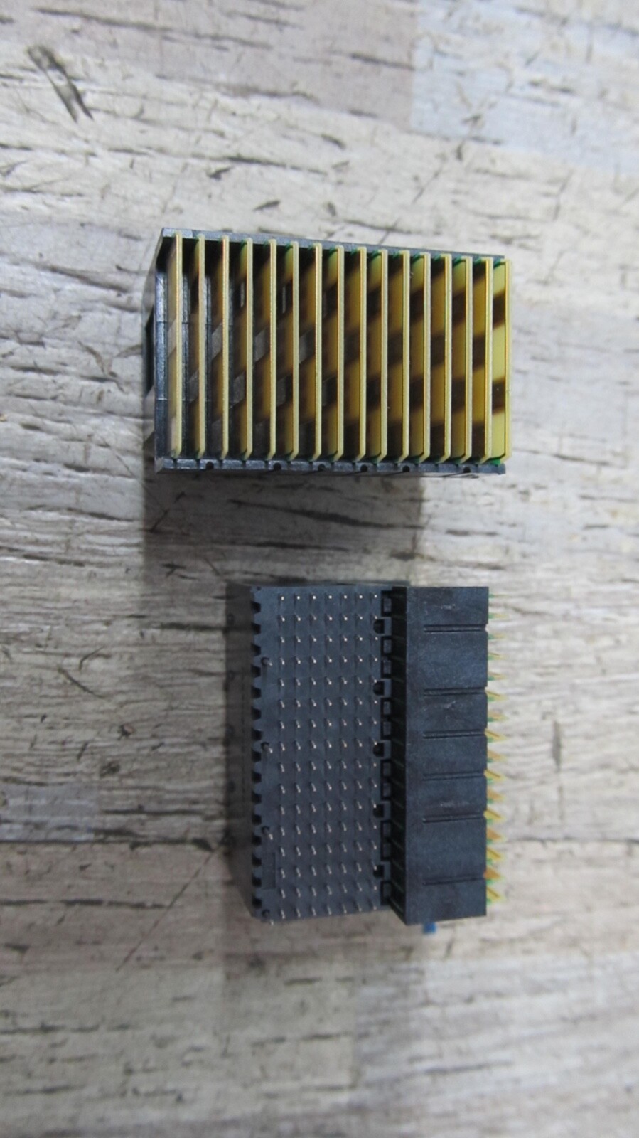 LOT OF 2 TYCO ELECTRONICS LCP GF30 1410187/-3 1733 NEW FREE SHIPPING