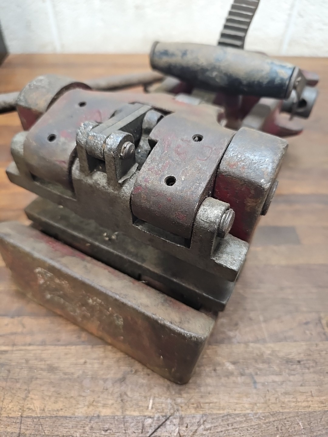 S21- RARE Detroit Belt Lacer Press Vintage flat belt Lacing. Machine