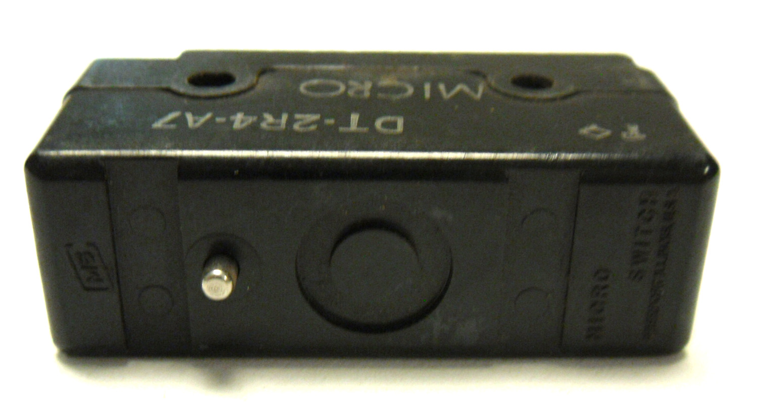LOT OF 2 MICRO DT-2R4-A7 MICROSWITCH PIN PLUNGER