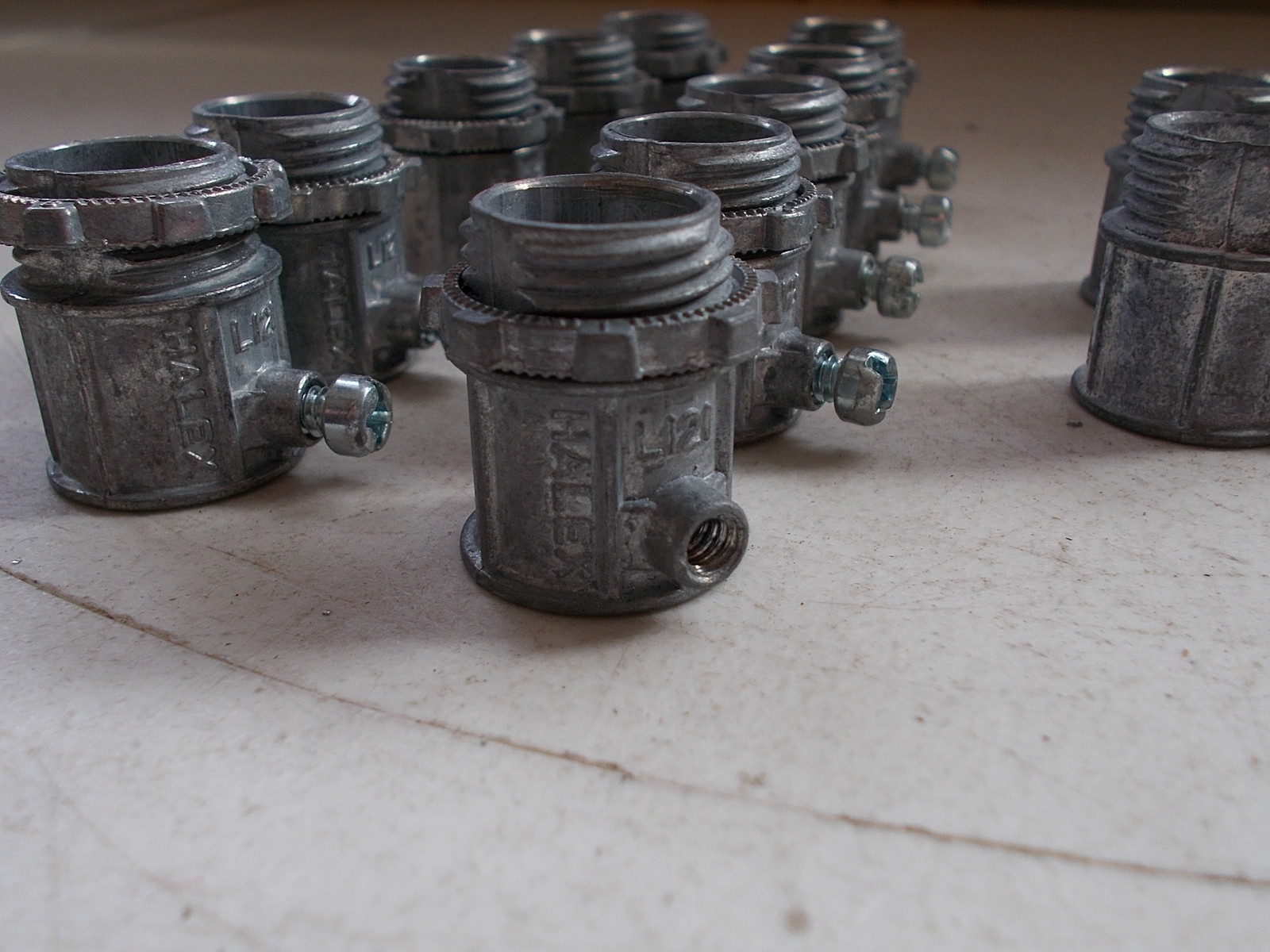 Halex L12A Lot of 12 Set Screw EMT Couplings *FREE SHIPPING*