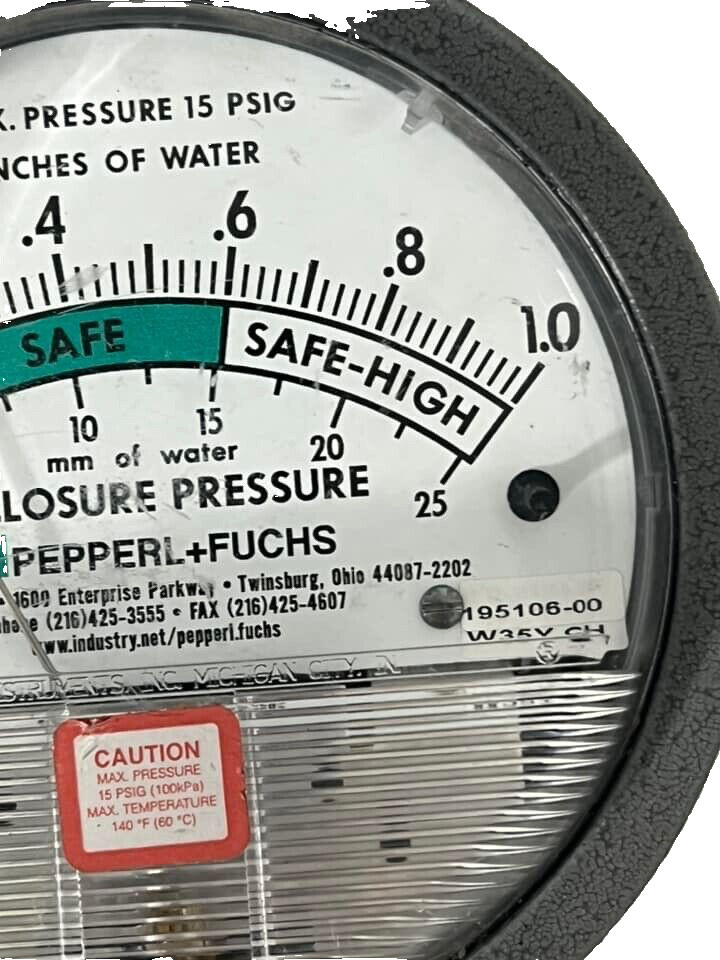 Pepperl + Fuchs 195106-00 Enclosure Water Pressure Gauge 15PSIG GREET USED.