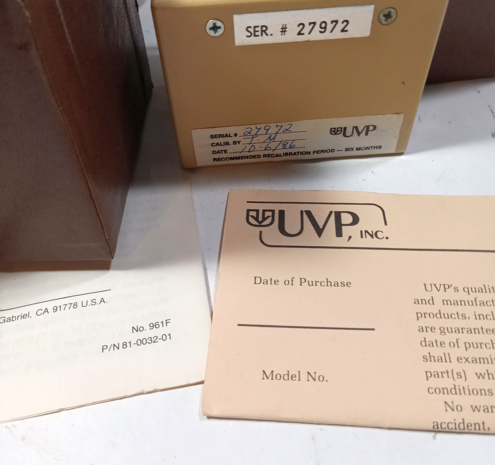 1 USED UVP 81-0032-01 MODEL J-221 ULTRAVIOLET METER W/O CABLES ***MAKE OFFER***