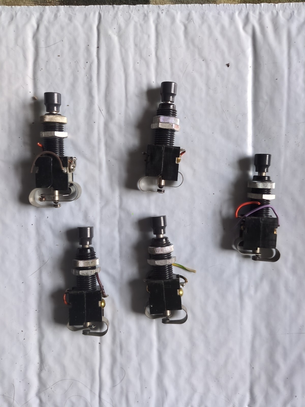 L & N (Lot of 5) Vtg. Push Button Panel Mount electric Switches Wholesale Deal