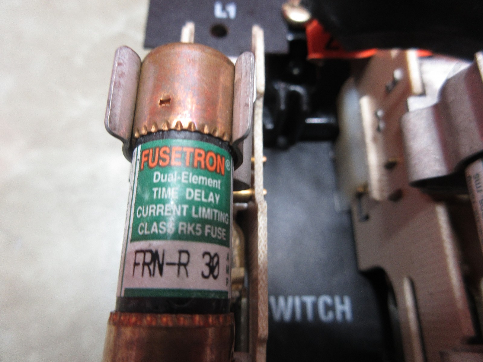 GE GENERAL ELECTRIC MAIN ON/OFF SWITCH UNIT FUSETRON RK5 FUSE FRN-R 30 N535
