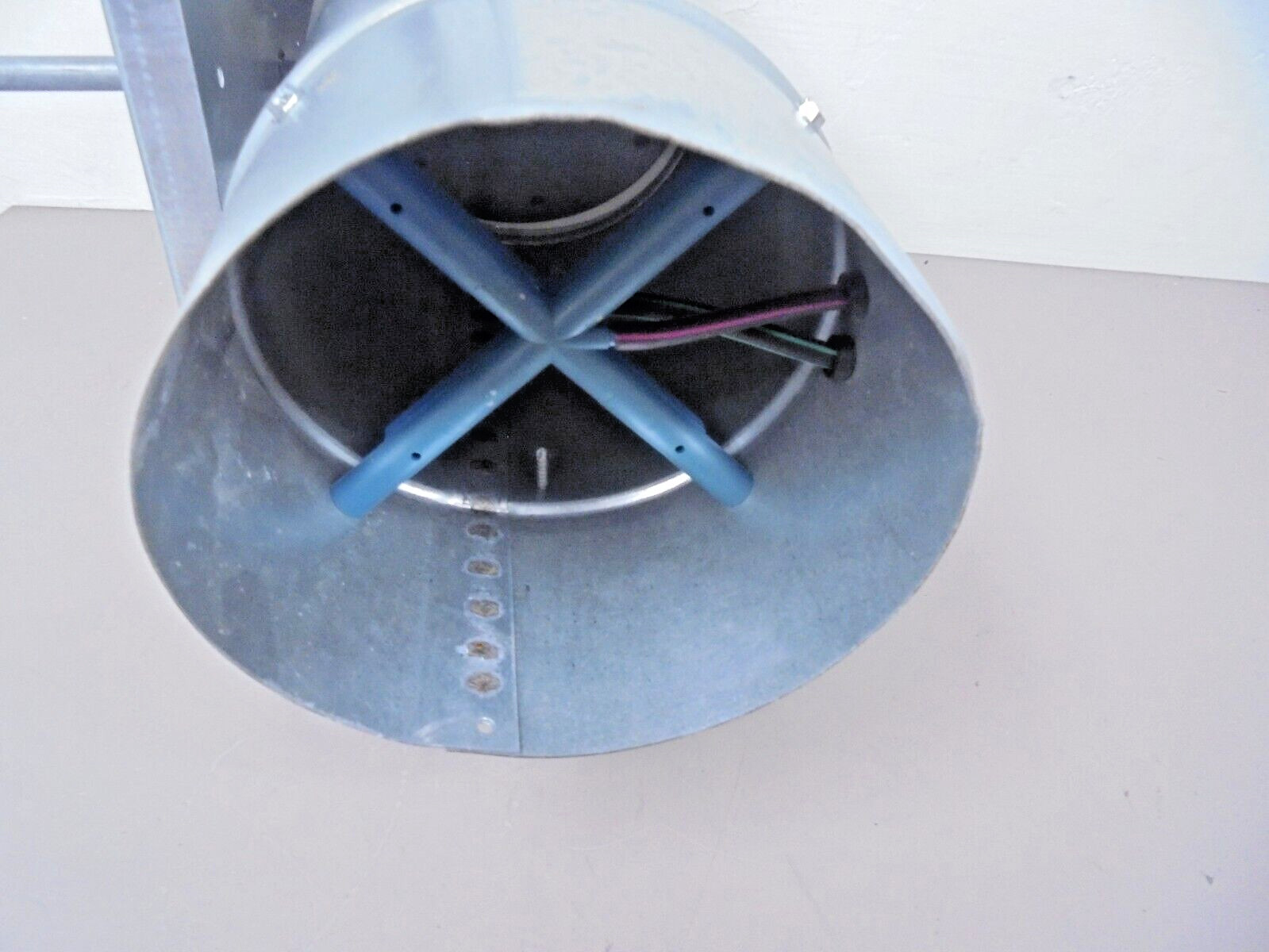 Titus 80 CFM DECV 6 Inch Round Damper Unit Without Control