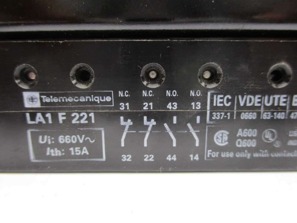 TELEMECANIQUE LA1F221 NSNP