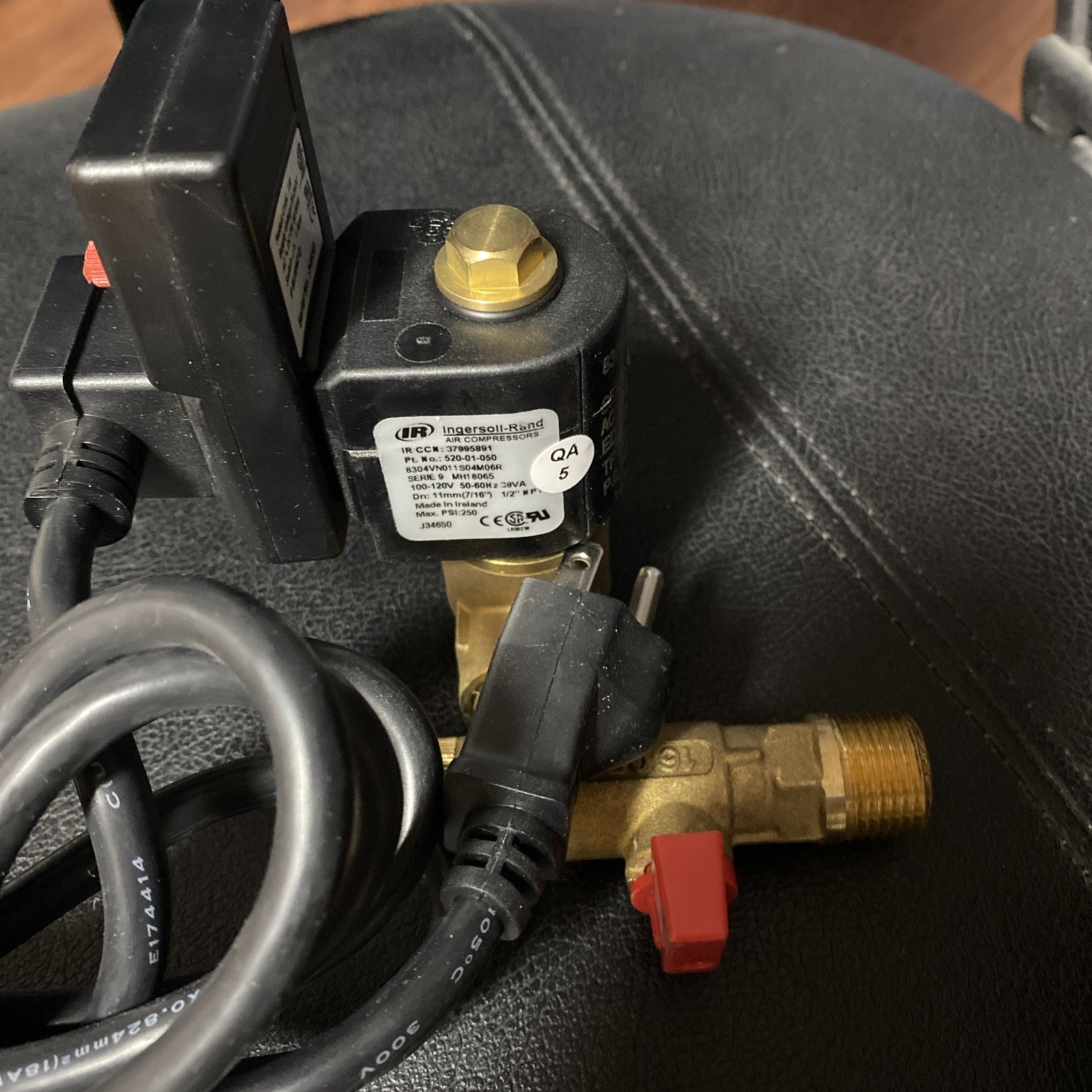 Automatic Drain Valve for Compressor 37995891 115V,1/2 In. size 1.6 gpm 4N444