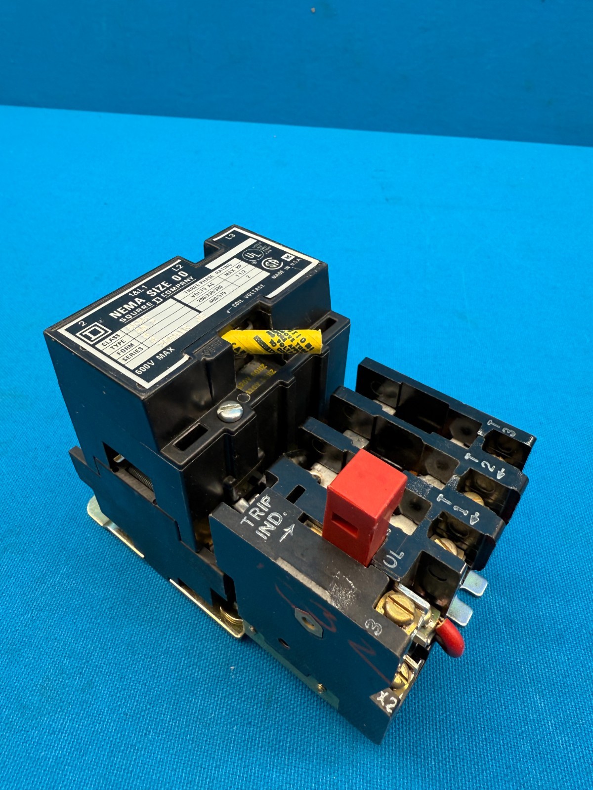 Square D 8536 Type A0-2 NEMA Size-00 3-Phase A/C Magnetic Motor Starter
