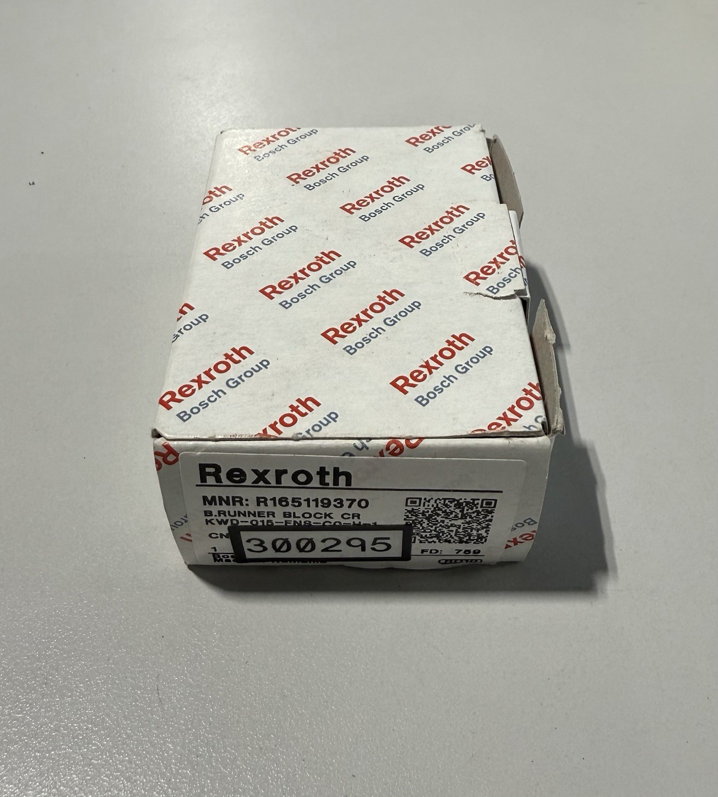 Bosch Rexroth R165119370 / KWD-015-FNS-C0-H-1 Ball Runner Block CR *NEW IN BOX*