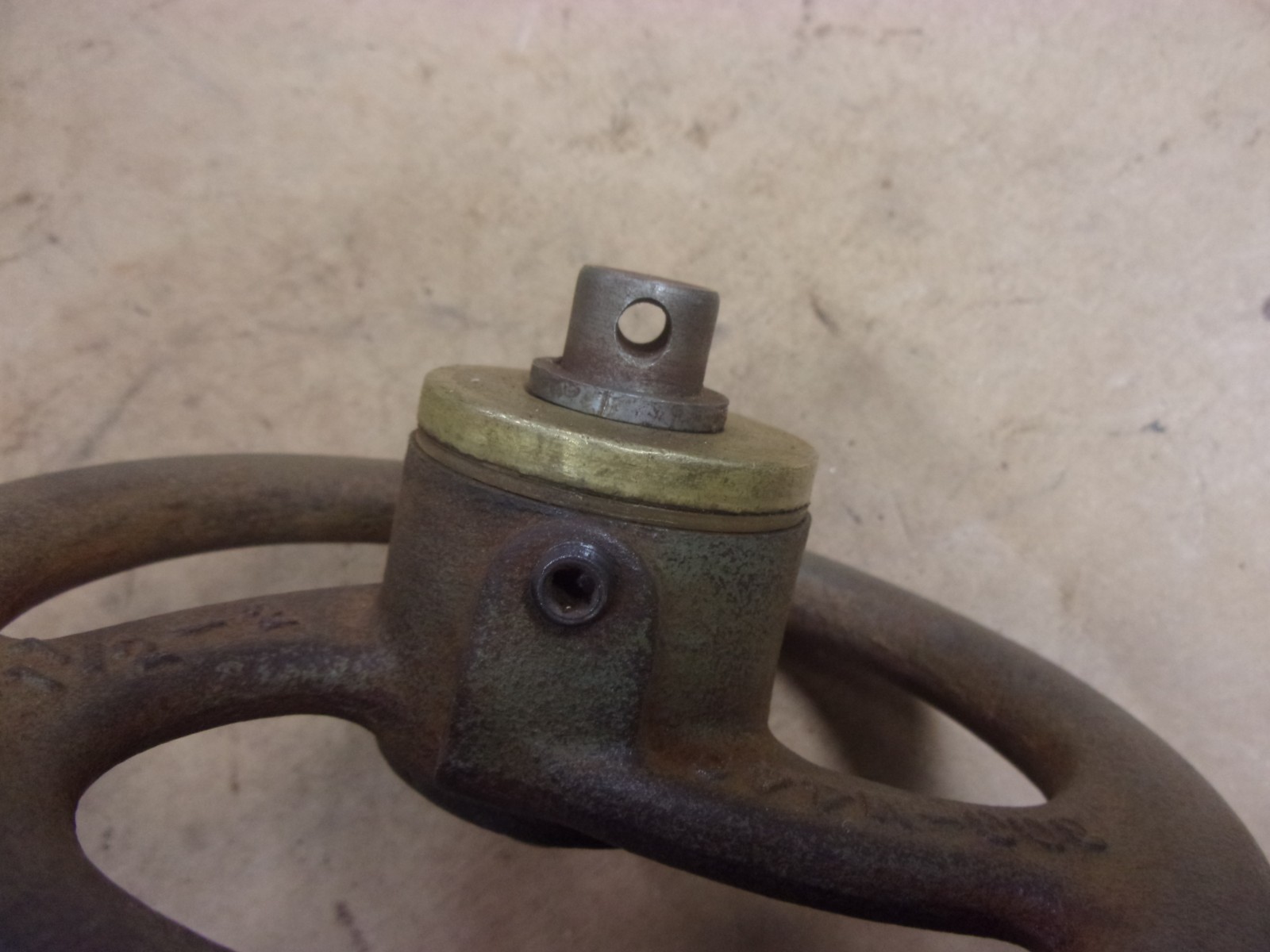 ITT Grinnell 2 1-1/2″ Manual Diaphragm Valve Hand Wheel 6″ Cast Iron 303-M440 US