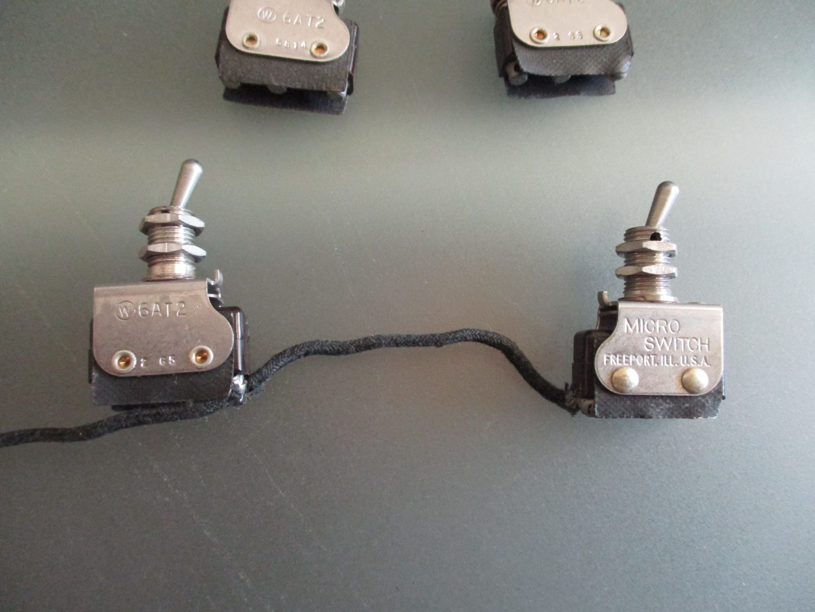 6AT2 Honeywell (9) MICRO SWITCH Toggle N.O./N.C. SPDT Round Lever Solder Lug (F)