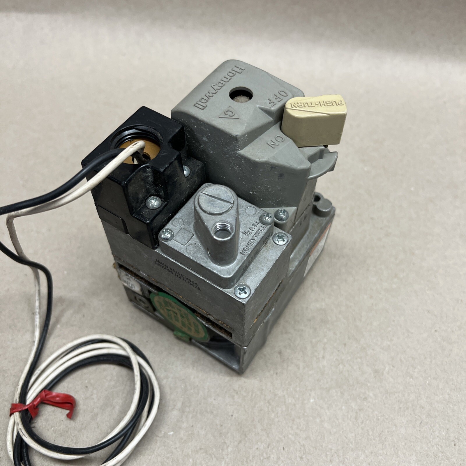 HONEYWELL VR4450M2126 COMBINATION GAS VALVE 120V 3/4″ x 1/2″ VR4450M 2126