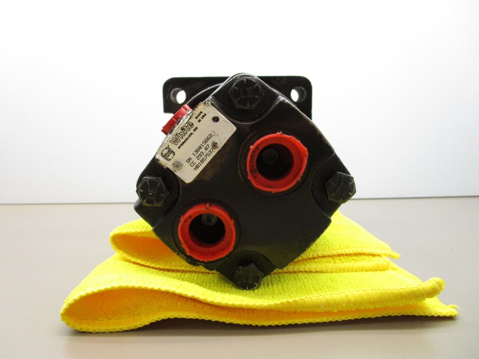 White Hydraulics HB1857537DP Hydraulic Motor 293.07cc *For Parts or Repair*