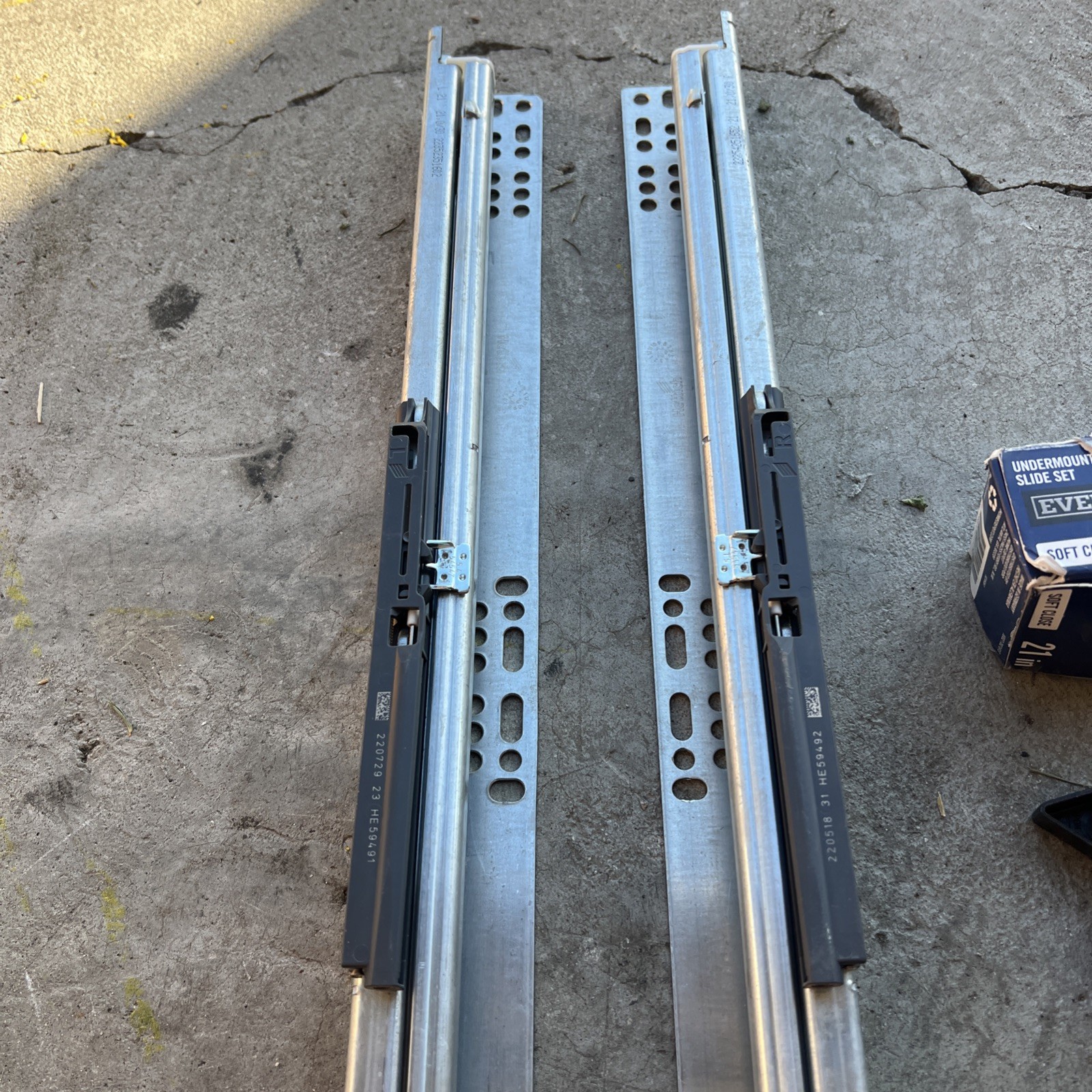 Everbilt 21″ Full Extension Undermount Soft Close Slide Set 1002 782 613