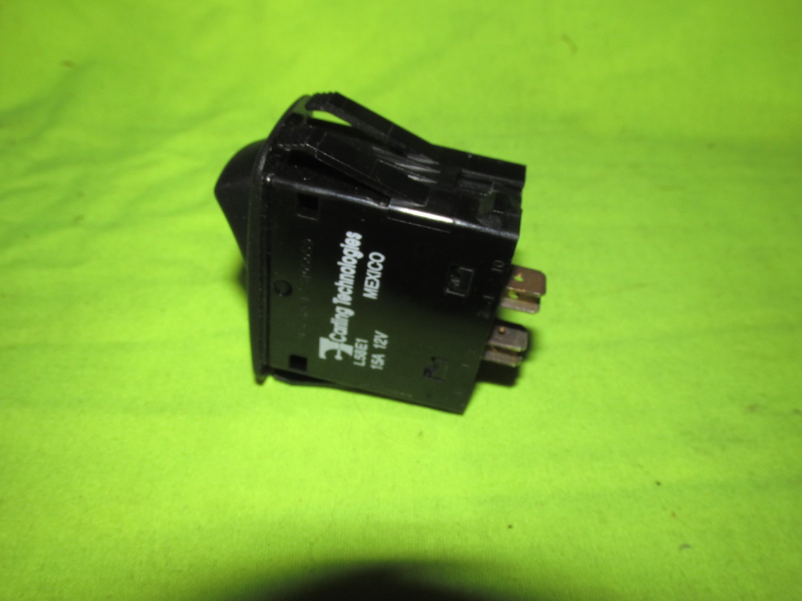2 pcs CARLING technologies 15a 12v 4 pin 3 position rock switch NEW SURPLUS